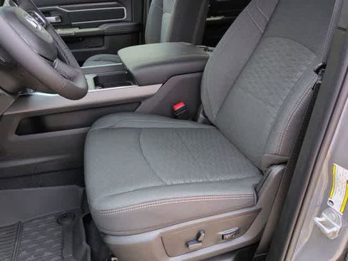 New 2026 RAM 3500 Big Horn AWD/4WD image 17