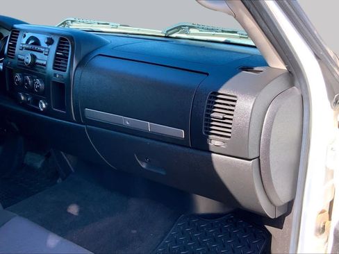 Used 2010 Chevrolet Silverado 1500 LT w/ Power Pack Plus RWD image 18