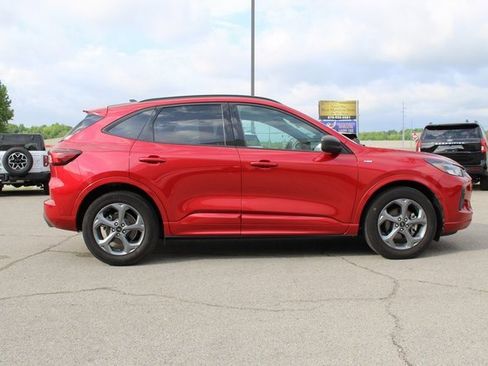 Used 2023 Ford Escape ST-Line w/ Cold Weather Package FWD image 6