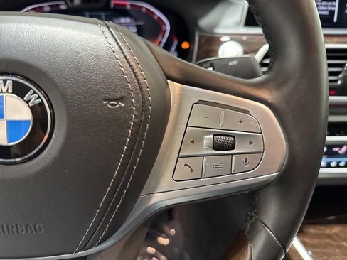 Used 2022 BMW 750i xDrive w/ Luxury Rear Seating Package image 27