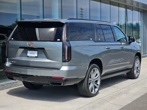 New 2026 Cadillac Escalade ESV Platinum Sport AWD/4WD image 5