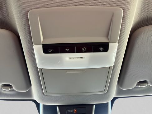 Used 2023 Nissan Rogue S FWD image 28