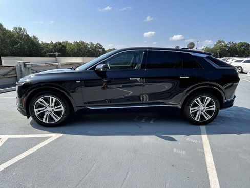 Used 2024 Cadillac Lyriq Tech AWD/4WD image 2