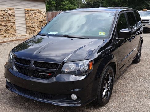 Used 2017 Dodge Grand Caravan GT FWD image 3