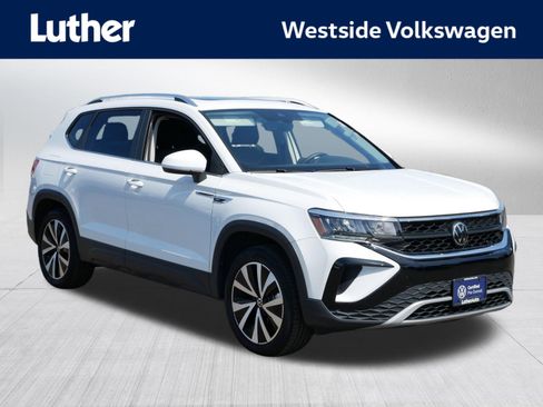 Certified 2023 Volkswagen Taos SE w/ Panoramic Sunroof Package AWD/4WD image 1