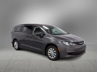 Certified 2017 Chrysler Pacifica Touring w/ Tire & Wheel Group