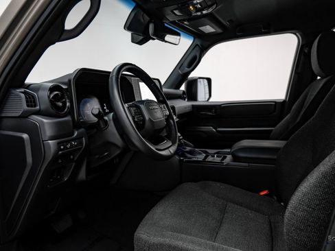 Used 2024 Toyota Land Cruiser image 39