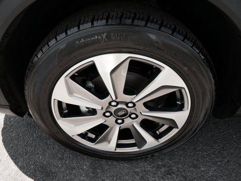 Used 2024 Ford Escape Platinum AWD/4WD image 9
