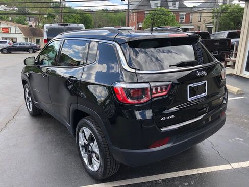 Used 2018 Jeep Compass Limited AWD/4WD image 3