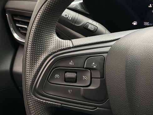 Used 2025 Buick Envista Preferred FWD image 23