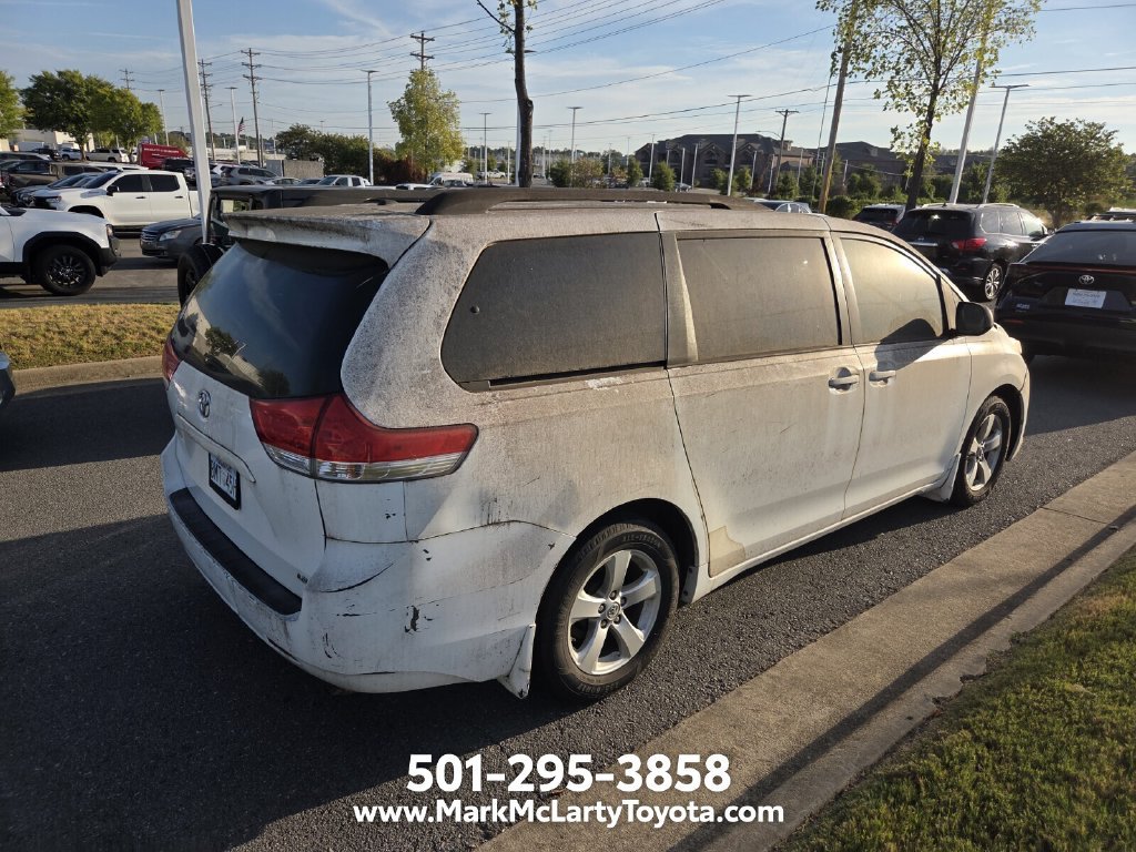 Used 2014 Toyota Sienna LE FWD image 3