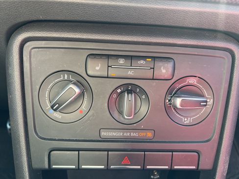 Used 2012 Volkswagen Beetle Turbo image 14