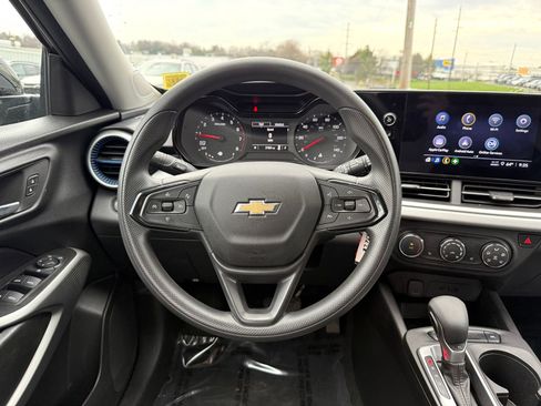 Used 2024 Chevrolet Trax LS w/ LS Convenience Package image 19