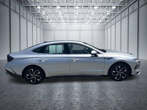 Used 2025 Hyundai Sonata SEL FWD image 6
