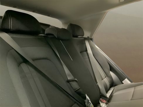 Used 2025 Hyundai Venue SEL image 32