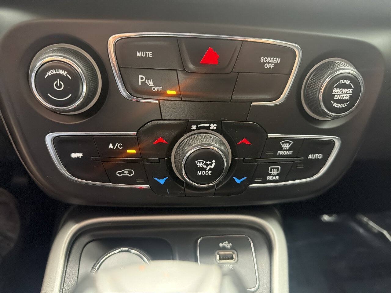 Used 2018 Jeep Compass Latitude w/ Popular Equipment Group AWD/4WD image 21