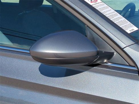 Used 2025 Volkswagen Jetta SE image 12