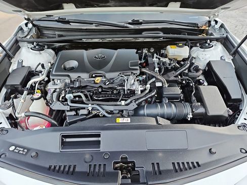 Used 2018 Toyota Camry LE image 13