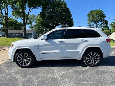 Used 2017 Jeep Grand Cherokee Overland RWD image 2