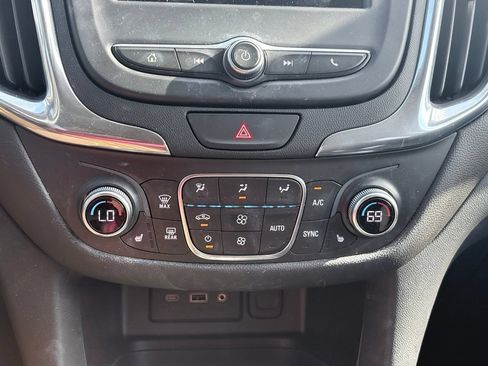 Used 2019 Chevrolet Equinox LT FWD image 11