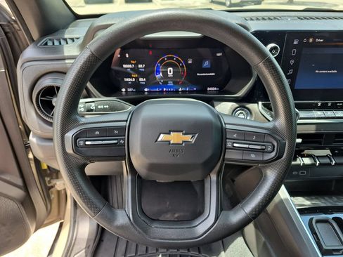 Used 2024 Chevrolet Colorado W/T w/ Safety Package RWD image 10