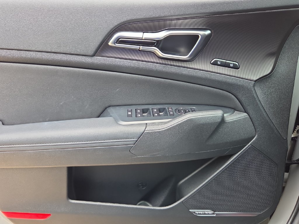 Used 2026 Kia Sportage SX FWD image 29