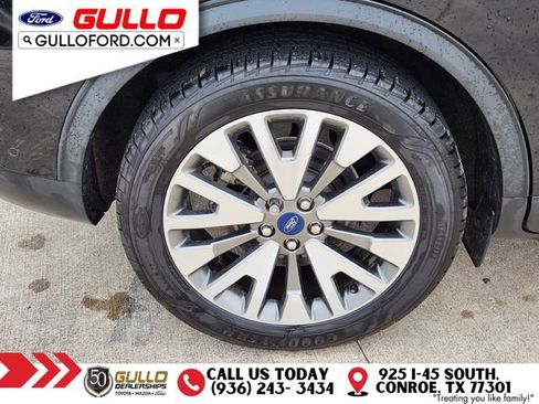 Used 2020 Ford Escape Titanium w/ Titanium Premium Package 2.0 FWD image 9