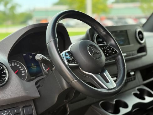 Used 2024 Mercedes-Benz Sprinter 2500 image 11