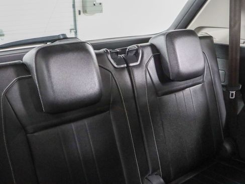 Used 2023 Volkswagen Tiguan SE FWD image 29