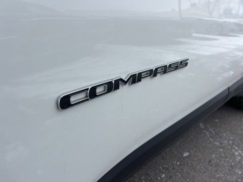 Used 2018 Jeep Compass Latitude w/ Popular Equipment Group image 32