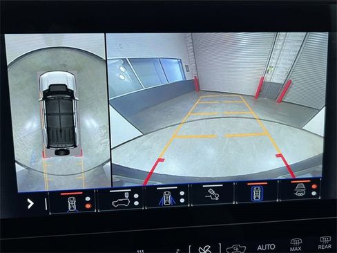 Used 2024 GMC Hummer EV 3X w/ LPO, Illumination Package image 15