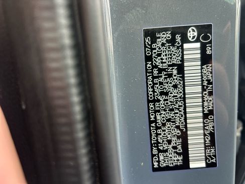 Used 2026 Toyota Prius XLE FWD image 16