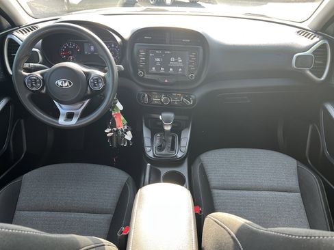 Used 2021 Kia Soul S image 4