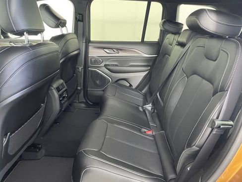 New 2026 Jeep Grand Cherokee Limited AWD/4WD image 14