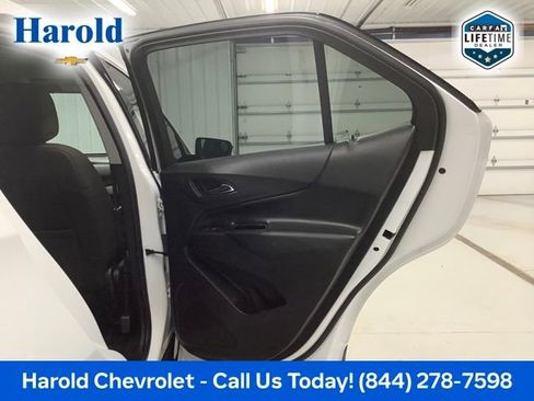 Used 2020 Chevrolet Equinox LT w/ Driver Convenience Package image 8