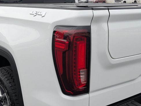 Used 2025 GMC Sierra 1500 SLT w/ SLT Premium Plus Package AWD/4WD image 13