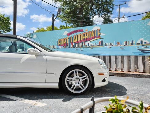 Used 2008 Mercedes-Benz CLK 550 Cabriolet image 31