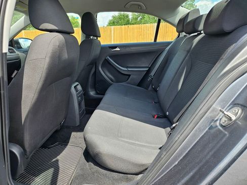 Used 2016 Volkswagen Jetta S image 11