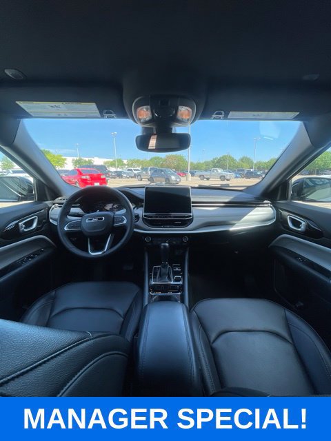Used 2025 Jeep Compass Limited AWD/4WD image 9