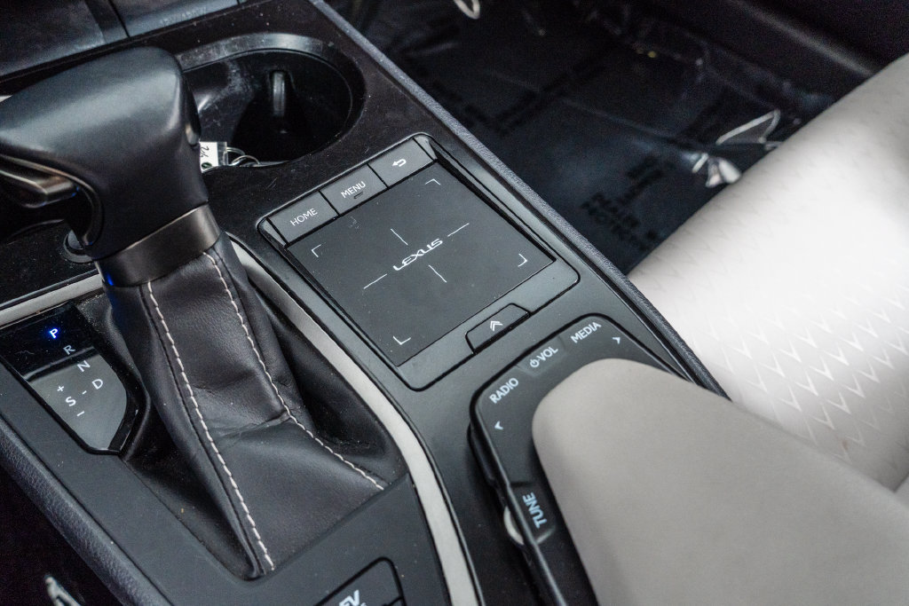 Used 2019 Lexus UX 250h w/ Accessory Package AWD/4WD image 20