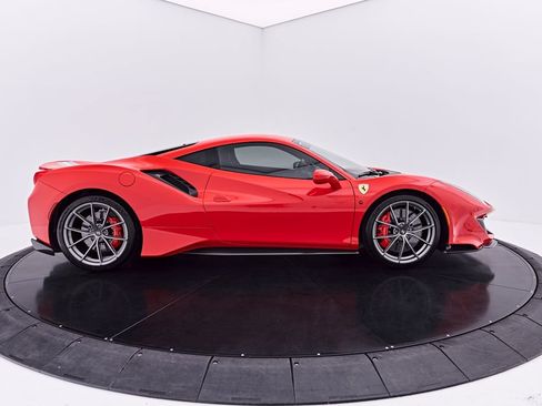 Used 2020 Ferrari 488 Pista Coupe RWD image 24