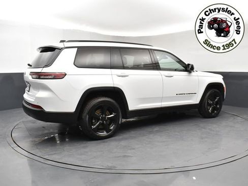 Used 2023 Jeep Grand Cherokee L Laredo AWD/4WD image 6