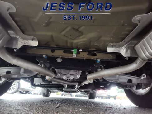 Used 2024 Ford Explorer XLT w/ Equipment Group 202A image 8