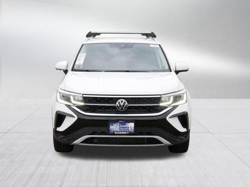 Used 2023 Volkswagen Taos SEL AWD/4WD image 2