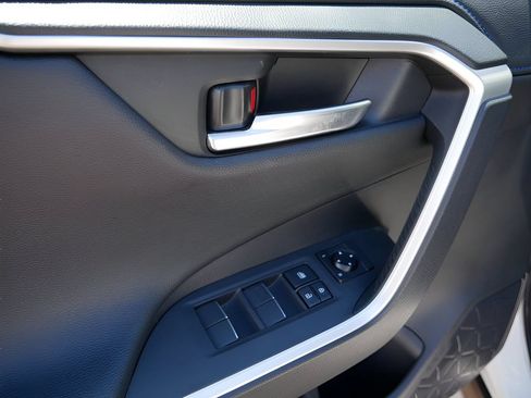 Used 2019 Toyota RAV4 XSE w/ XSE Weather Package AWD/4WD image 16