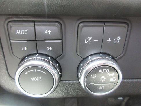 New 2026 GMC Yukon AT4 AWD/4WD image 17