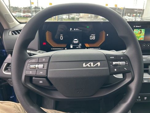Used 2025 Kia K4 LXS image 21