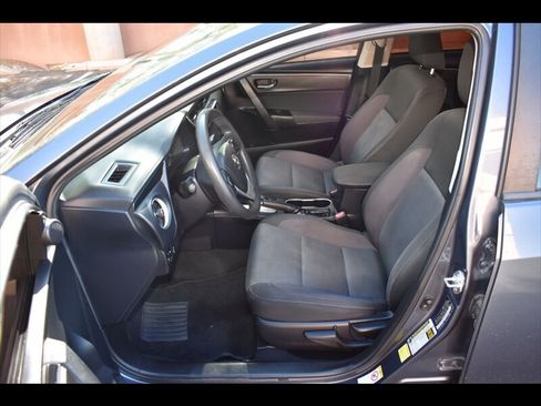 Used 2017 Toyota Corolla LE w/ Carpet Mat Package (TMS) FWD image 15