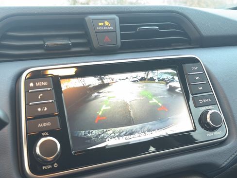 Used 2025 Nissan Versa SV w/ Trunk Package image 24