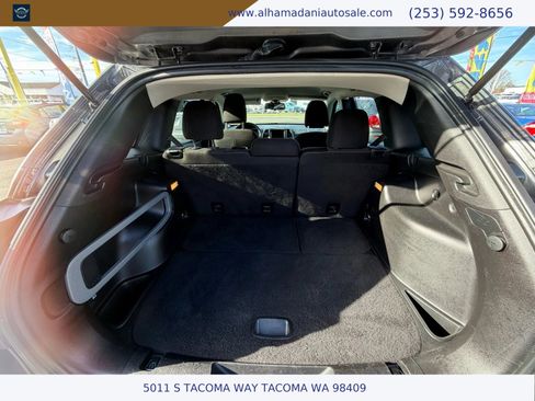 Used 2015 Jeep Cherokee Latitude w/ Cold Weather Group image 13